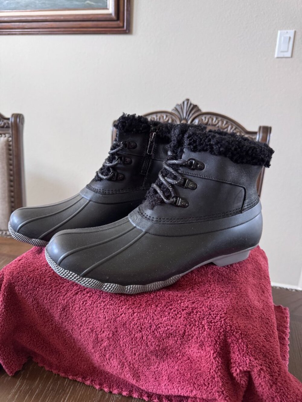 10 Women Sperry Saltwater Alpine Black Leather Duck Boot